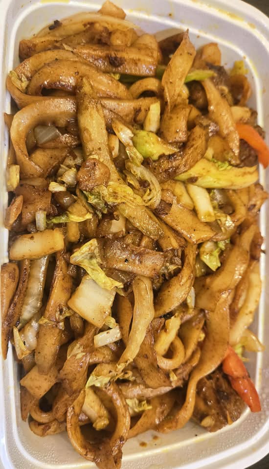 Curry Beef Wok Fried Cut Noodle咖喱牛腩炒刀削